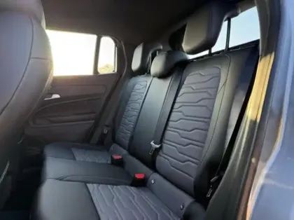 Photo 9 Jeep Avenger  1.2 Turbo T3 145ch MHEV Upland BVR6 4xe