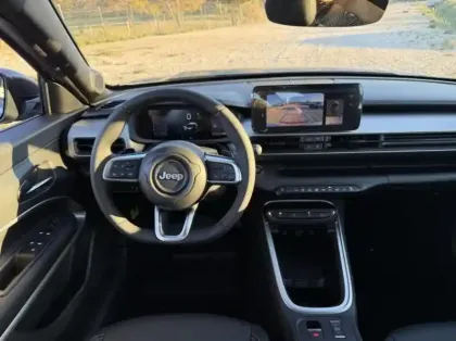 Photo 13 Jeep Avenger  1.2 Turbo T3 145ch MHEV Upland BVR6 4xe