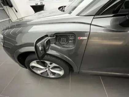 Photo 5 Audi Q3  45 TFSI e 245ch S line S tronic 6