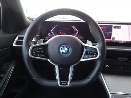 Photo 14 BMW Serie 3 Série 3 330eA xDrive 292ch M Sport