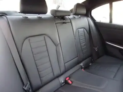 Photo 16 BMW Serie 3 Série 3 330eA xDrive 292ch M Sport