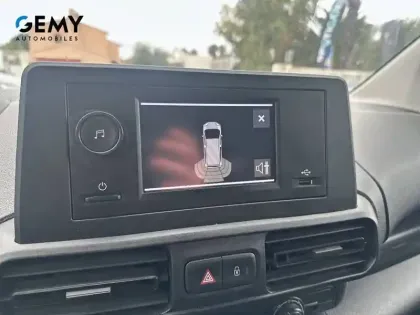 Photo 42 Peugeot Partner E- FOURGON M 800 KG 136 CH BATTERIE 50 KWH