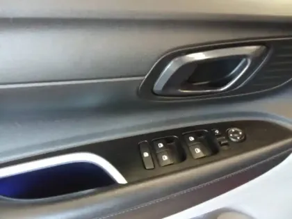 Photo 18 Hyundai I20  1.0 T-GDi 100 Hybrid 48V