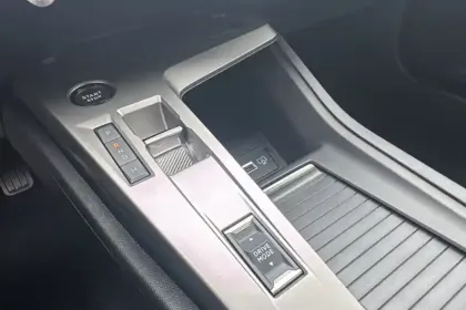 Photo 23 Peugeot 308  SW Hybrid 145 e-DCS6