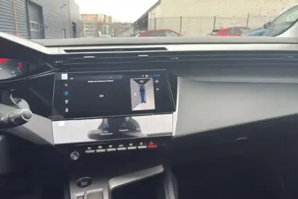 Photo 16 Peugeot 308  SW Hybrid 145 e-DCS6