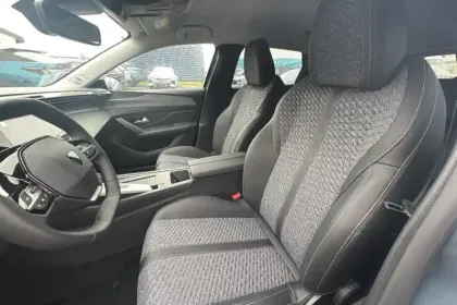 Photo 9 Peugeot 308  SW Hybrid 145 e-DCS6