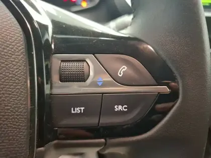 Photo 16 Peugeot 208  PureTech 100 S&S BVM6