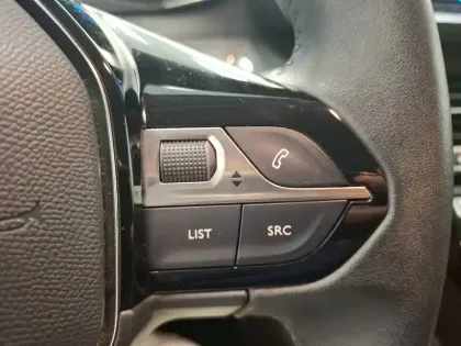 Photo 9 Peugeot 208  Electrique 50 kWh 136ch