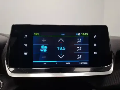 Photo 13 Peugeot 208  Electrique 50 kWh 136ch