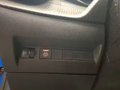 Photo 11 Peugeot 208  Electrique 50 kWh 136ch