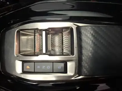 Photo 20 Peugeot 208  Electrique 50 kWh 136ch