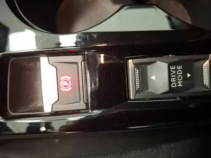 Photo 21 Peugeot 208  Electrique 50 kWh 136ch