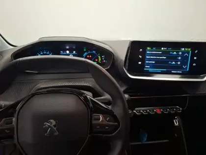 Photo 5 Peugeot 208  Electrique 50 kWh 136ch