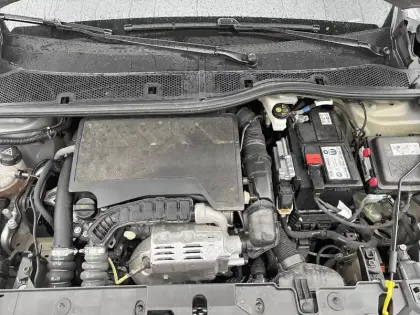 Photo 43 Peugeot 208  PureTech 100 S&S BVM6