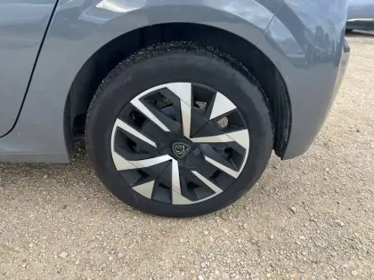 Photo 44 Peugeot 208  PureTech 100 S&S BVM6