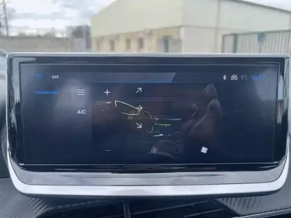 Photo 14 Peugeot 208  PureTech 100 S&S BVM6