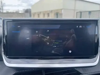 Photo 48 Peugeot 208  PureTech 100 S&S BVM6