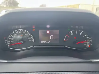 Photo 11 Peugeot 208  PureTech 100 S&S BVM6