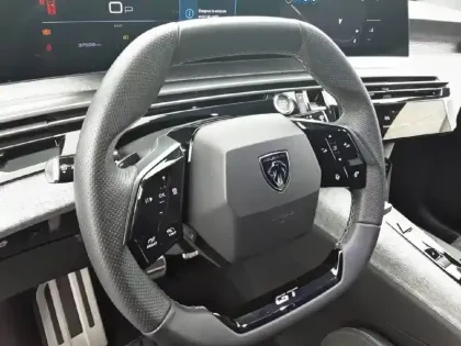 Photo 8 Peugeot 5008  Hybrid 136 e-DCS6