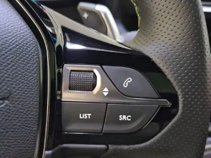 Photo 50 Peugeot 2008  PureTech 130 S&S EAT8