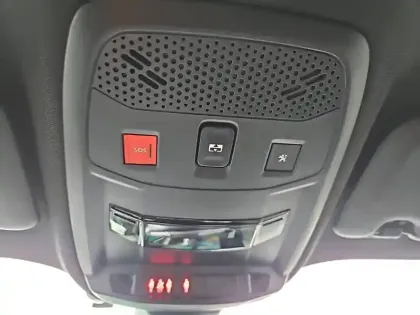 Photo 21 Peugeot 2008  PureTech 130 S&S EAT8