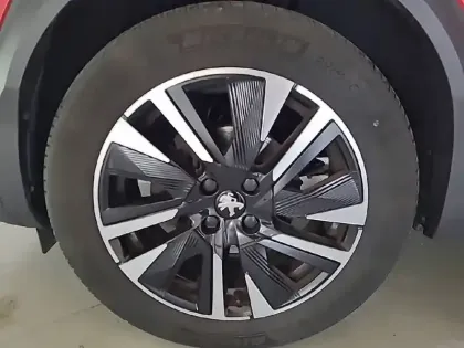 Photo 34 Peugeot 2008  PureTech 130 S&S EAT8