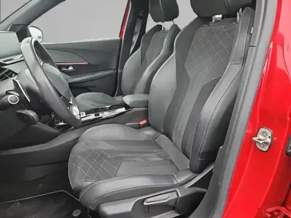 Photo 10 Peugeot 2008  PureTech 130 S&S EAT8