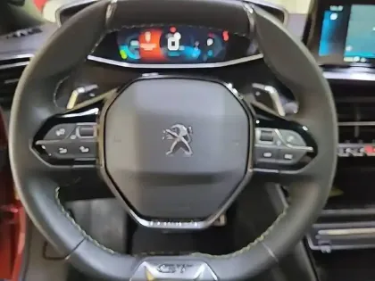 Photo 30 Peugeot 2008  PureTech 130 S&S EAT8