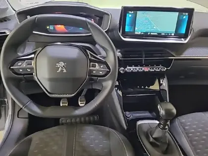 Photo 7 Peugeot 208  PureTech 100 S&S BVM6