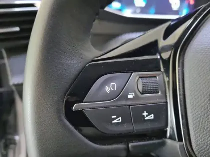 Photo 27 Peugeot 208  PureTech 100 S&S BVM6