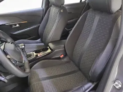 Photo 10 Peugeot 208  PureTech 100 S&S BVM6