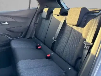 Photo 11 Peugeot 2008  Hybrid 145 e-DCS6