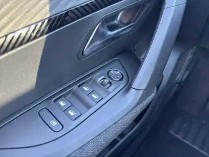 Photo 20 Peugeot 2008  Hybrid 145 e-DCS6