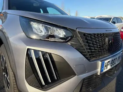 Photo 15 Peugeot 2008  Hybrid 145 e-DCS6