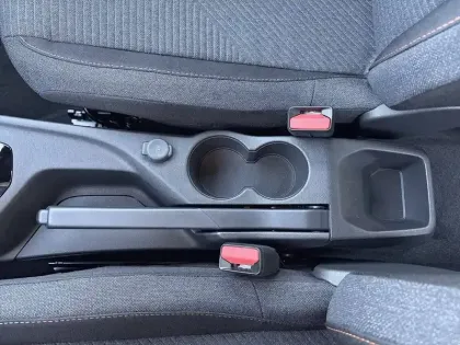 Photo 22 Peugeot 2008  Hybrid 145 e-DCS6