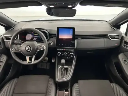 Photo 25 Renault Clio  E-Tech full hybrid 145