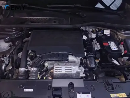 Photo 11 Peugeot 208  PureTech 100 S&S BVM6