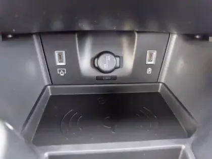 Photo 27 DS Ds 7  Hybride Rechargeable E-Tense 300 EAT8 4x4