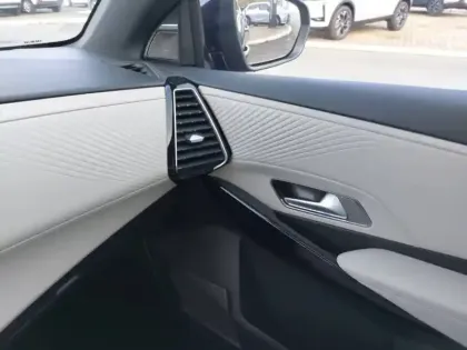 Photo 31 DS Ds 7  Hybride Rechargeable E-Tense 300 EAT8 4x4