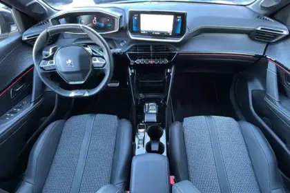 Photo 11 Peugeot 208  PureTech 130 S&S EAT8