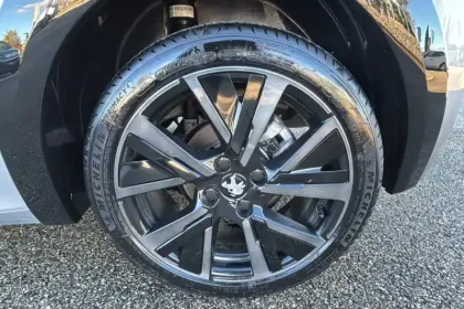 Photo 25 Peugeot 208  PureTech 130 S&S EAT8