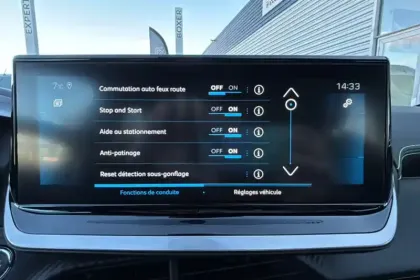 Photo 20 Peugeot 208  PureTech 130 S&S EAT8