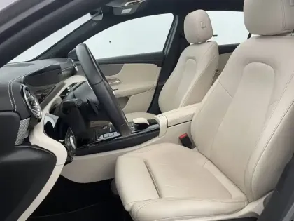 Photo 14 Mercedes Classe A  250 7G-DCT 4Matic