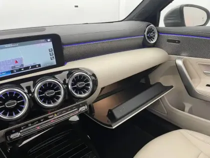 Photo 69 Mercedes Classe A  250 7G-DCT 4Matic