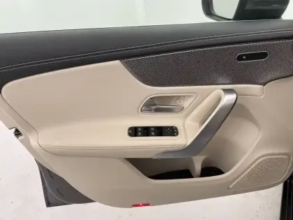 Photo 98 Mercedes Classe A  250 7G-DCT 4Matic