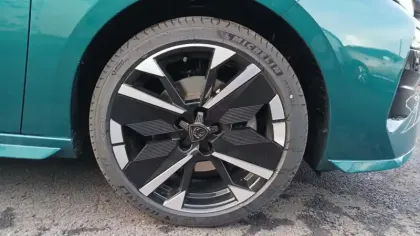 Photo 12 Peugeot 308  Hybrid 145 e-DCS6