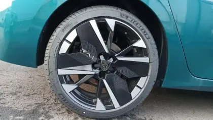 Photo 13 Peugeot 308  Hybrid 145 e-DCS6