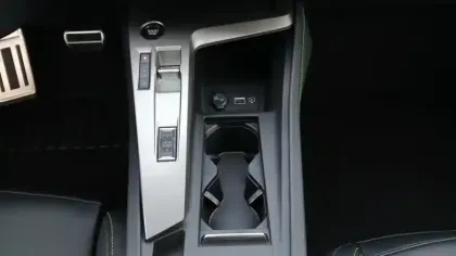 Photo 17 Peugeot 308  Hybrid 145 e-DCS6