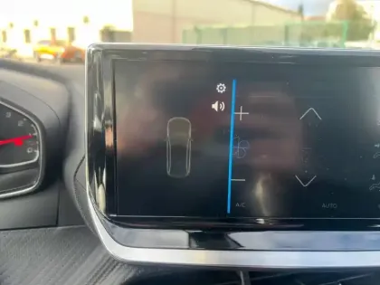 Photo 46 Peugeot 2008  PureTech 100 S&S BVM6