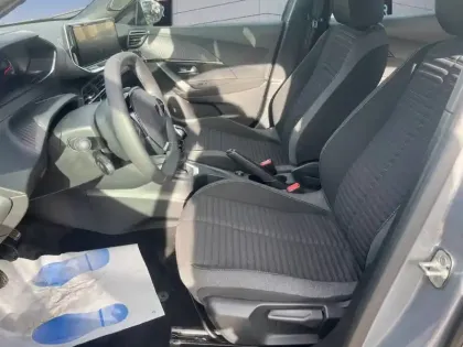 Photo 40 Peugeot 2008  PureTech 100 S&S BVM6